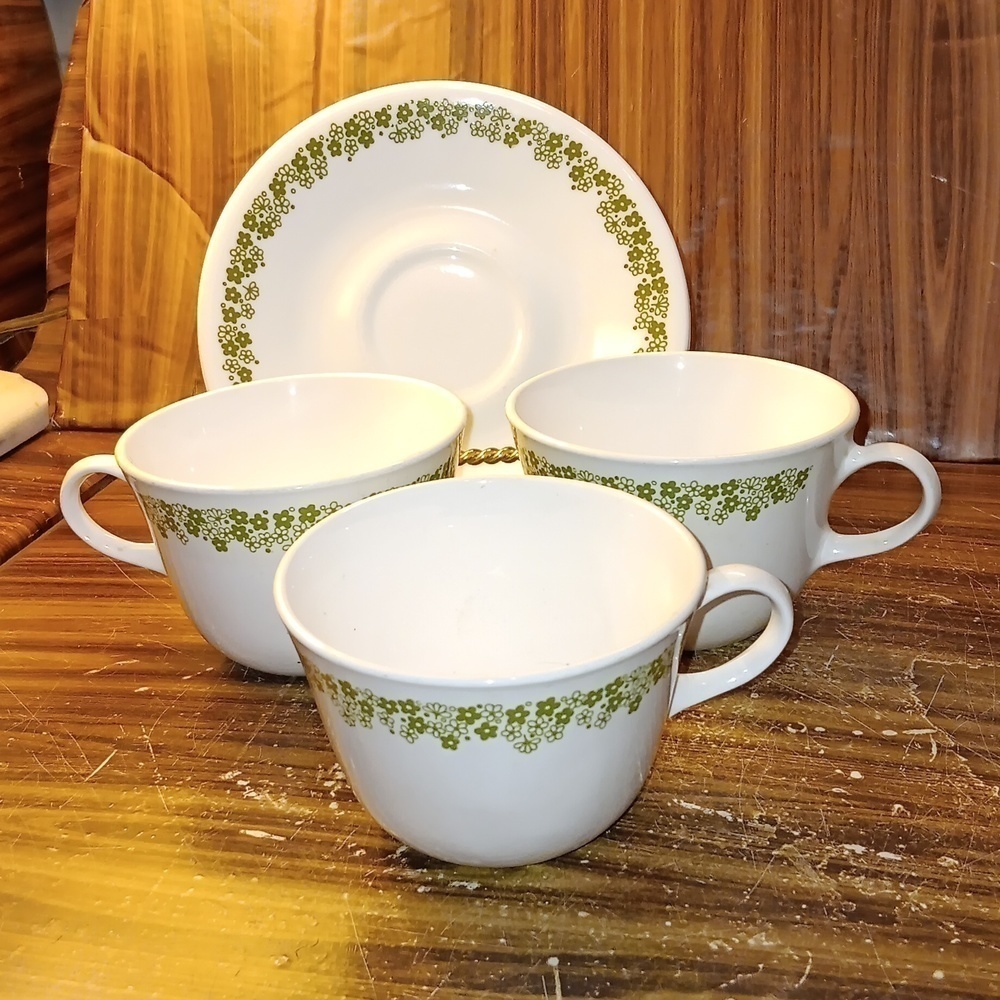 Vintage Corning Ware Corelle spring blossom 3 cups & 4 saucers